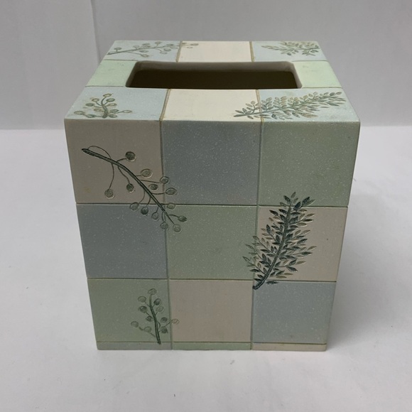 Croscill Rainer Bathroom Accessory Tissue Box Cover Leaf Print Squares Ceramic - Picture 1 of 9